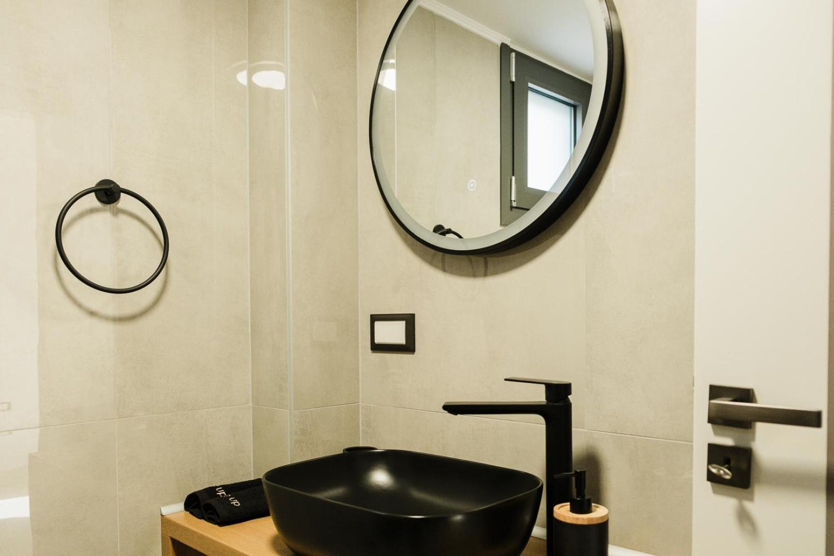 Comfy Corner Luxury Apartment 하니아 외부 사진